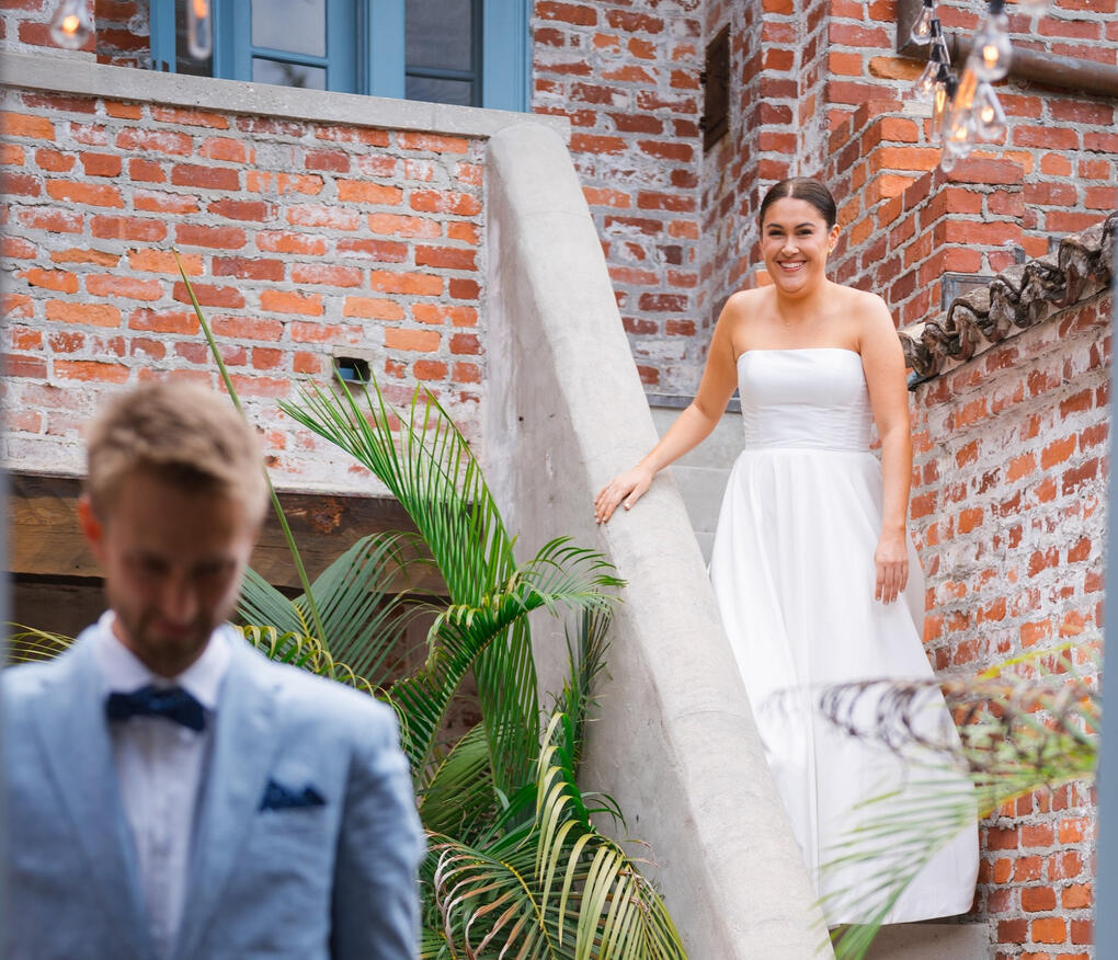 Cold Feet on your wedding day? The Cold Tux Groom and Bride in Courtyard at the Casa Feliz in Winter Park Florida. Hot summer wedding day.